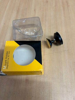 Magnetický držák na mobil - 2