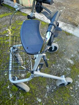 Chodítko se sedátkem - 2