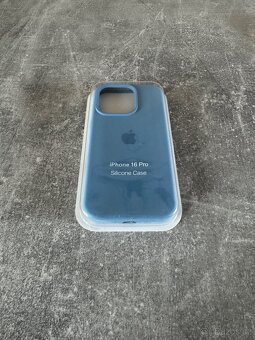 Světle modrý obal na iPhone 16 Pro - 2