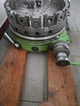 Otočný stůl k frézce - 2