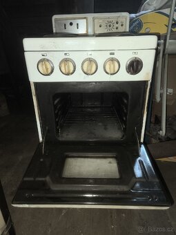 Starý elektrický sporák - 2