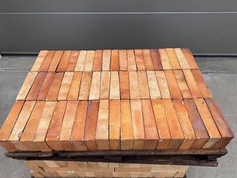 Šamotové cihly tvarované ( klínové ) - 2