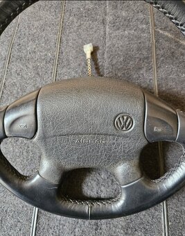 KOŽENÝ VOLANT VW - 2