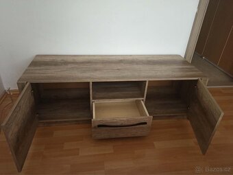 Skříňka pod tv - 2