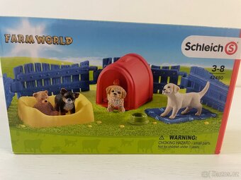 Schleich psí v ohrádce - 2