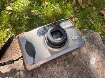 Nikon Zoom 210 AF - 2