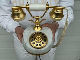 Onyxový bílý telefon - 2