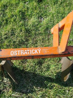 Prodám hrobkovac, řádkovač na brambory - 2