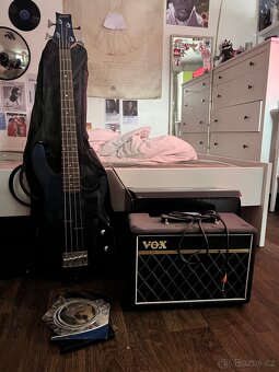 Prodám baskytaru Ashton+kombo VOX+příslušenství–8 000 Kč - 2
