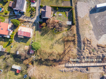 Stavební pozemek určený k výstavbě RD, obec Valtířov - 2