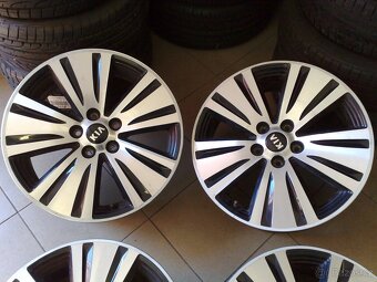 alu kola 5x114,3 r18 original kia čidla tpms - 2