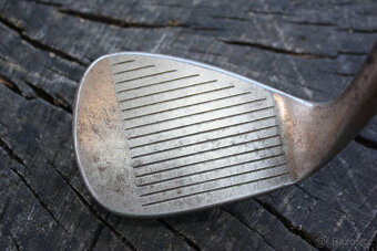 WEDGE značky TITLEIST 52° - 2