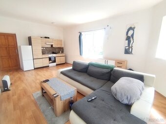 Pronájem prostorného bytu 1+kk / 36m, Hlučín, ul. P.Bezruče - 2