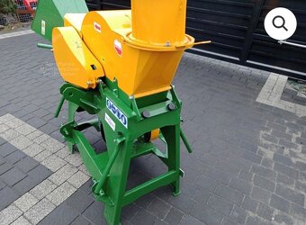 Štěpkovač větví na traktor - 2