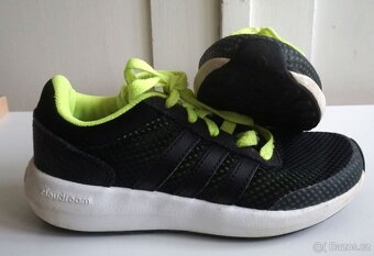 Dětské černé tenisky zn.ADIDAS vel.29, hezký stav - 2