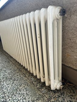 Litinový radiátor 25 žeber 150cm (odvoz vlastní) - 2