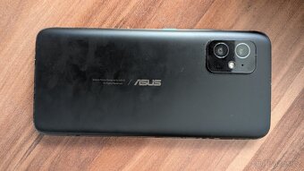 Asus Zenfone 8 - 2
