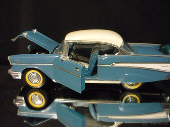 Chevrolet BelAir 1957 Road Tough 1/18 - 2