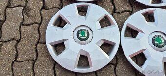 Poklice - kryty kol Originál Škoda velikost 15" 5E0 601 147 - 2