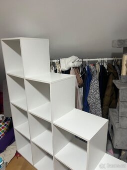Regál schody/knihovna bílá - 2