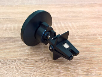 Magnetický držák telefonu do mřížky ventilace - 2