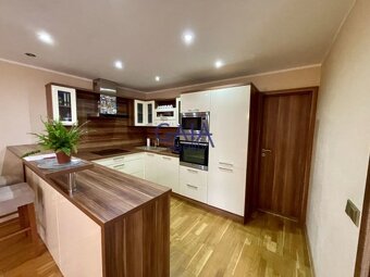 Sudoměřice - Rodinný dům se dvěma byty - 272m2 - 2