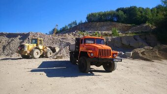 Ural 4320 sklápěč - 2