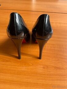 Prodám černé kožené lodičky Christian Louboutin vel.39 - 2