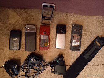 Staré mobily + sony - 2