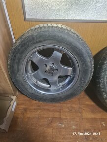 245/65 r17 - 2
