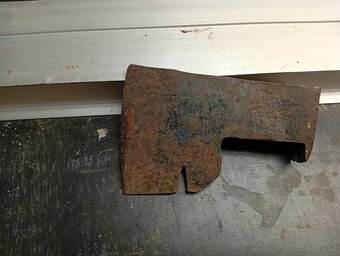 Tesařská sekera - 2