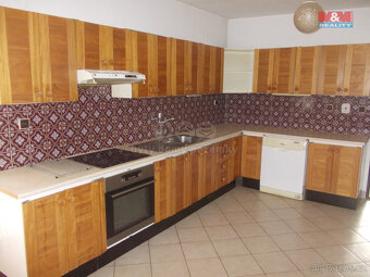 Prodej rodinného domu 6+1, 280 m², Ženklava - 2