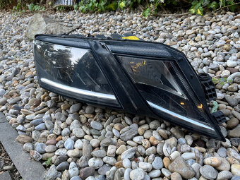 Přední pravé světlo 5E1941016D - full led Škoda Octavia III. - 2