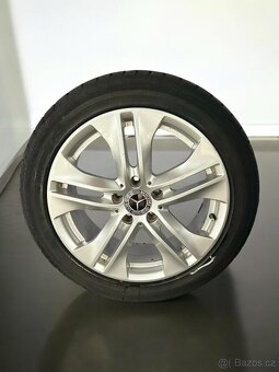 Zánovní originální alu kola Mercedes 5x112 r17 + 235/45 - 2