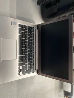Asus - 2