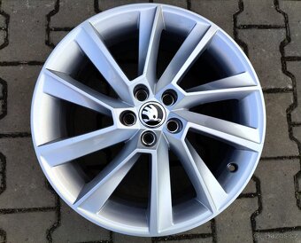Alu kola originál Škoda Scala, Kamiq 5x100 R17 Stratos - 2