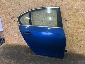 KOMPLETNÍ PRAVÉ ZADNÍ DVEŘE BMW E60 - 2