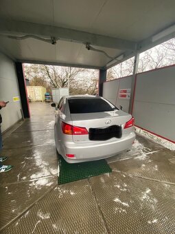 Lexus is 220 d - 2