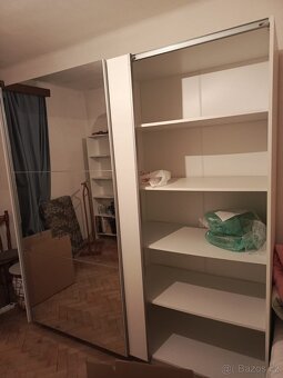 Posuvná šatní skříň - 2