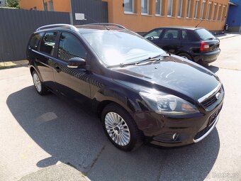 Ford Focus 1.8I 92 KW TITANIUM NAVI TAŽNÉ - 2
