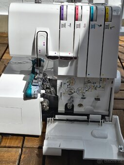 Šicí stroj overlock Carina top-lock DF - 2