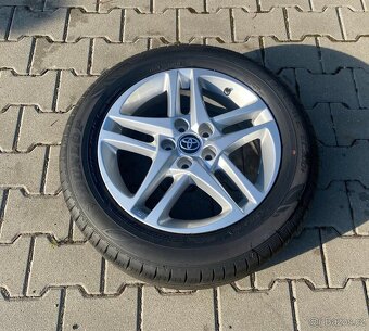 Sada originál litých kol kola pneumatiky Toyota - 2