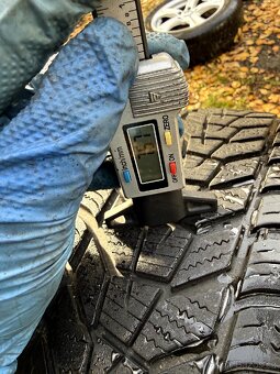 Zimni Kola Hyundai Kia 5x114.3 215/60 R17 ET45
- 2