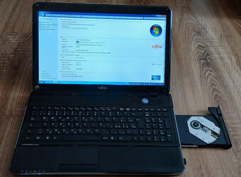 Prodám plně funkční notebook Fujitsu Lifebook. - 2
