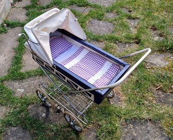 Pěkný kočárek na panenky - 2