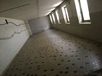 Pronájem skladů 200 + 200 m2 v Blansku - 2