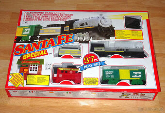 Lokomotiva s přídavnými vagonky - 2