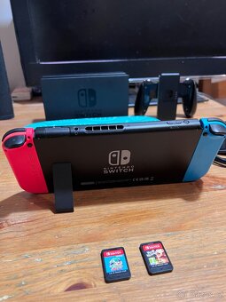Nintendo Switch V2 Neon Blue & Red + hry Yoshi a HN - 2