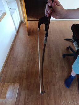 Kontrabasový smyčec - 2