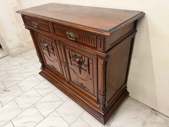 Starožitná masivní skříň - 2